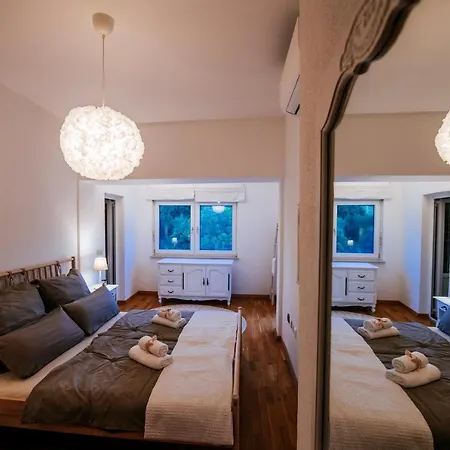 Kata Villa *